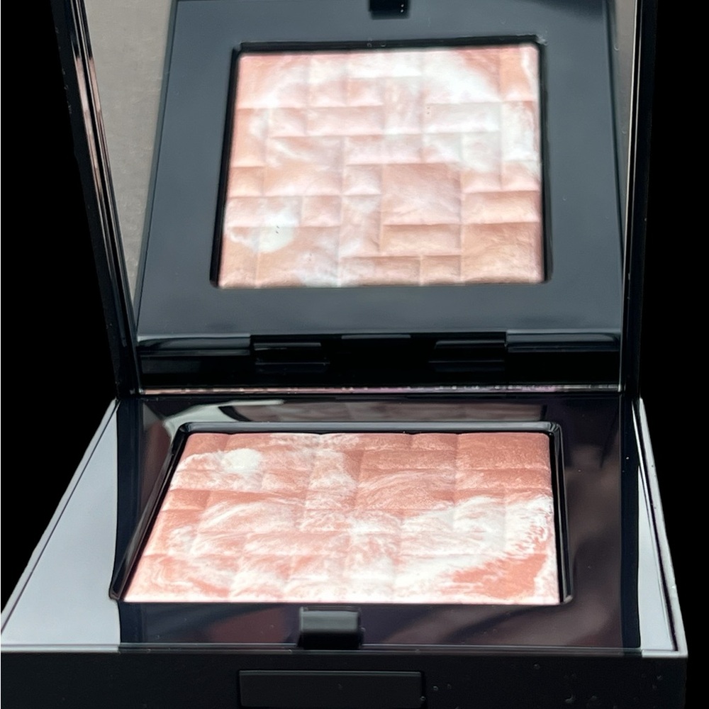 Bobbi Brown Highlighting Powder - Picture 11 of 16